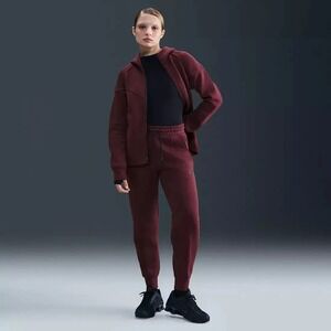 NWT‎ Nike Sportswear Tech Joggers Women's XS Burgundy Crush / Black Mid-Rise NEW